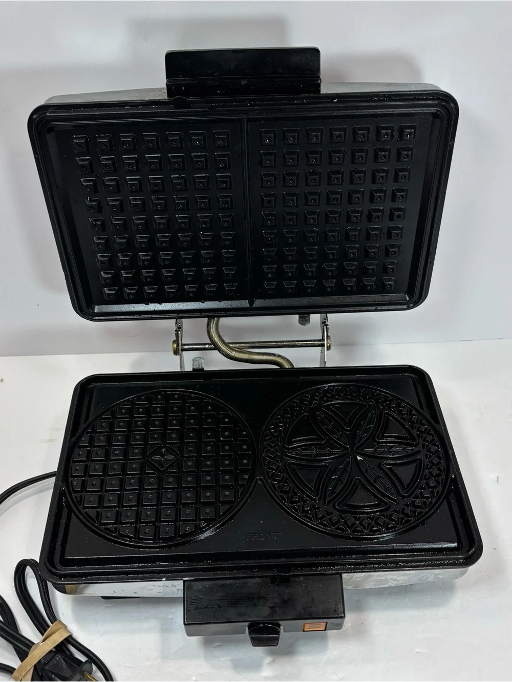 Vintage Rival Waffle or Pizzelle Maker w/Reversible Plates Model 9705/1  Tested
